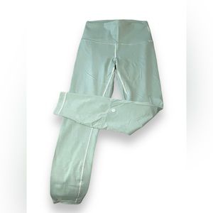 Lululemon Wunder Train Leggings in Misty Glade 25” inseam size 6.